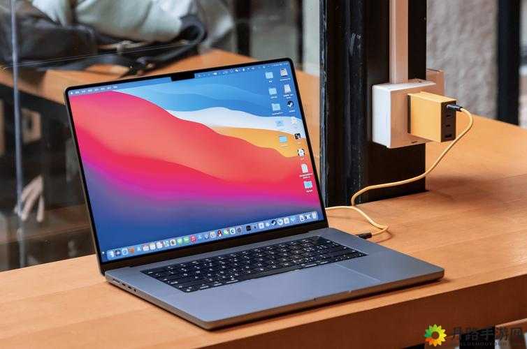 性能 MACBOOK-PRO 高清：办公、娱乐的绝佳选择