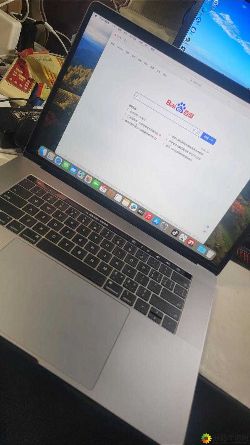 16 岁 MacBookPro-日本的独特之旅